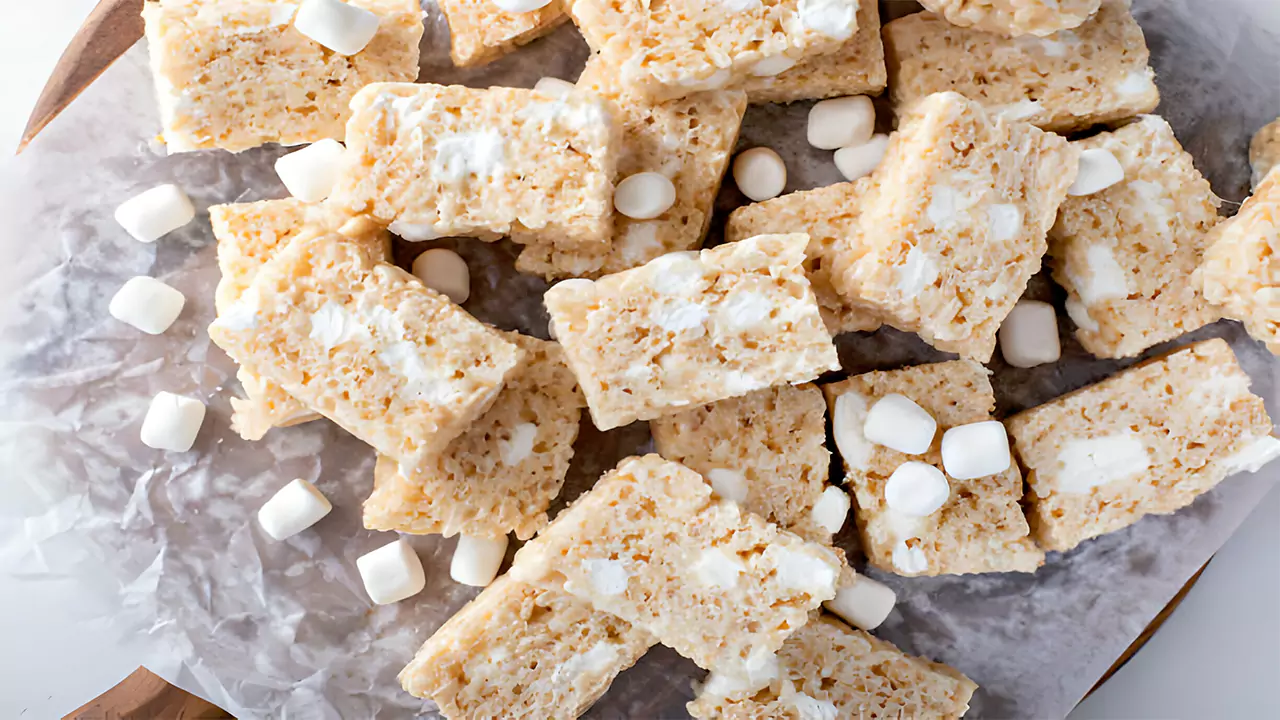 Rice Krispie Treats with nutritional information against a fitness backdrop, illustrating their role in fitness regimes