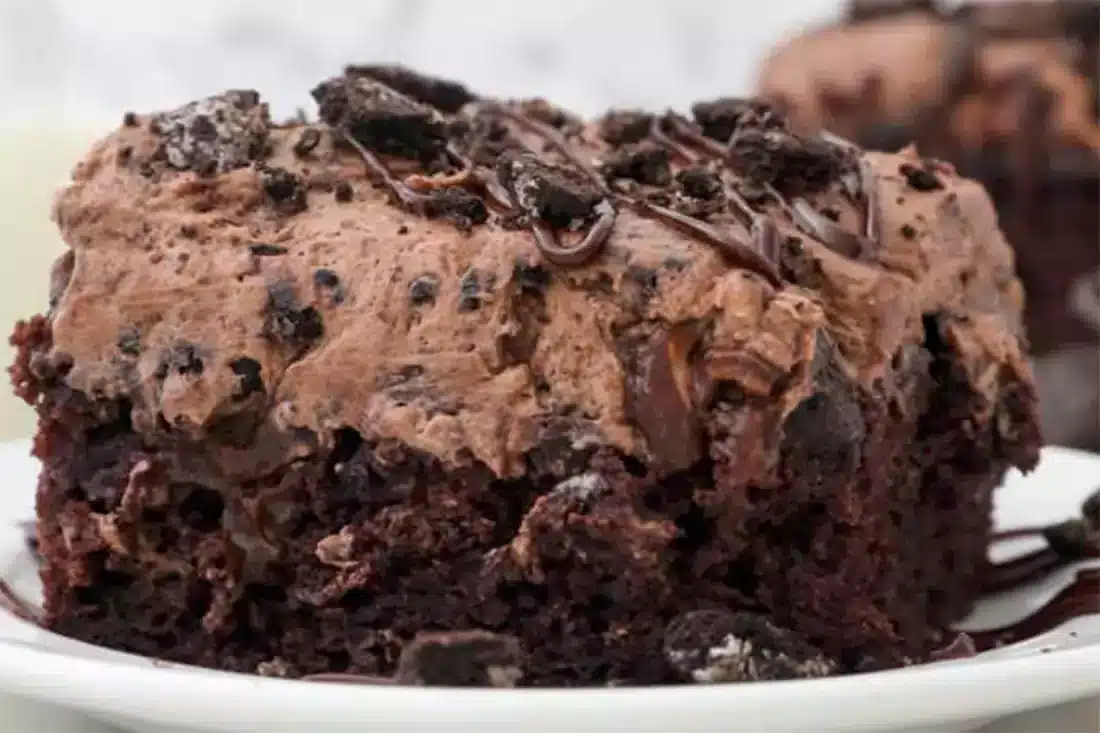 Oreo Dirt Poke Cake recipe